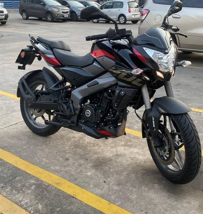 BAJAJ DOMINAR 200 BAJAJ DOMINAR 200